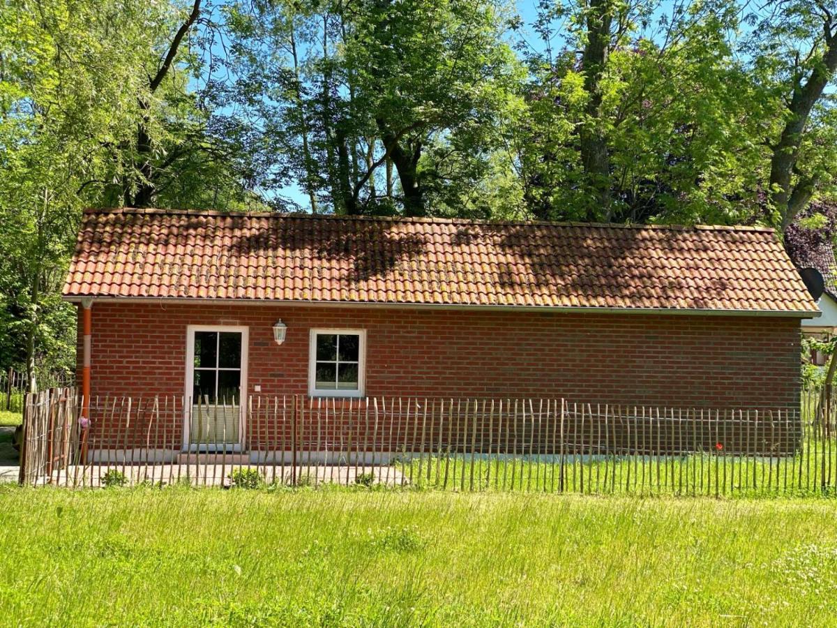 Hofgut Bisdamitz - Ferienhaus "Knoff" Buitenkant foto